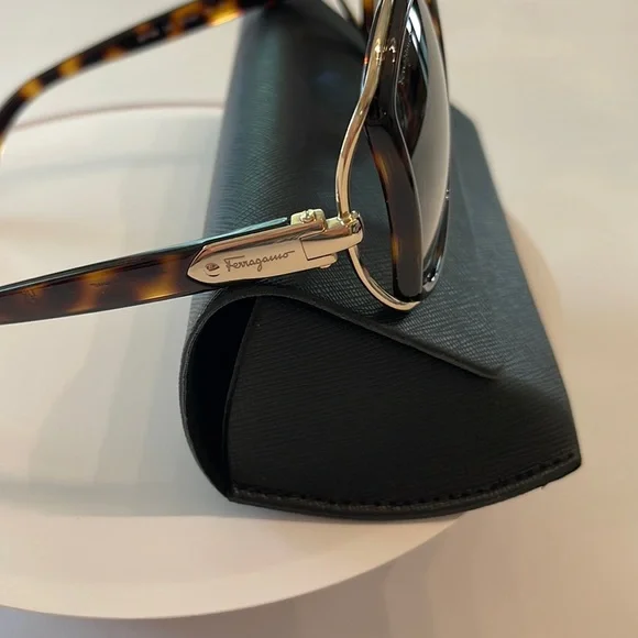 Salvatore Ferragamo Brown Women’s Sunglasses NWT - Picture 9 of 14